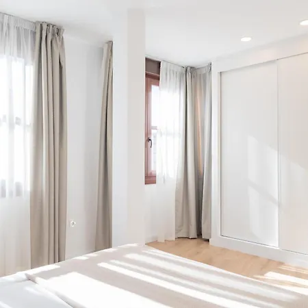 Feelathome Atarazanas Apartment *