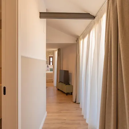 Feelathome Atarazanas Apartment