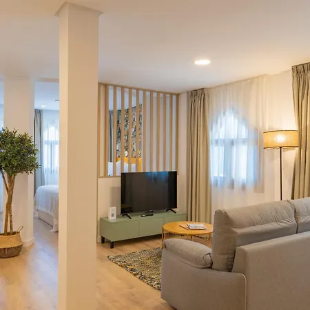 Feelathome Atarazanas Apartment *